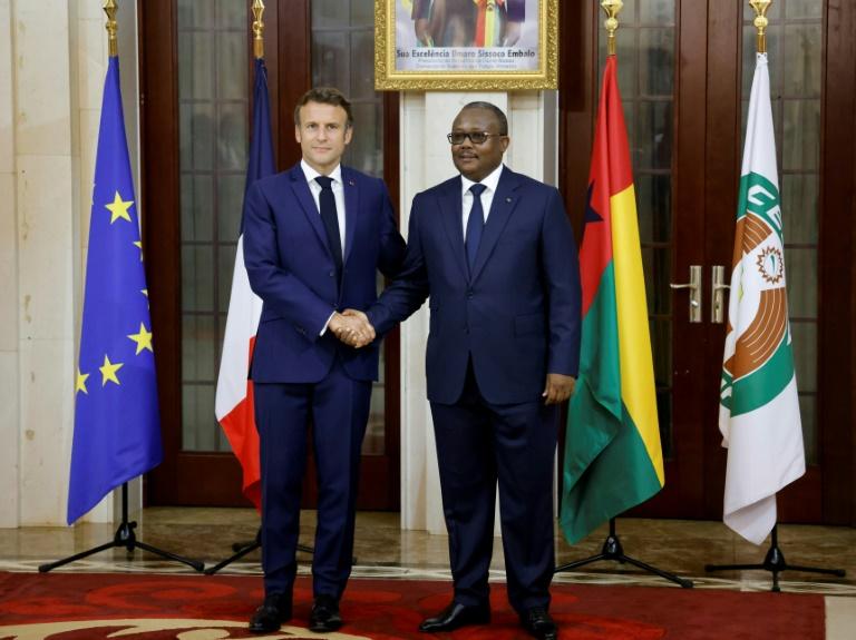 Le Président français Emmanuel Macron et le Président bissau-guinéen, Umaro Sissoco Embalo