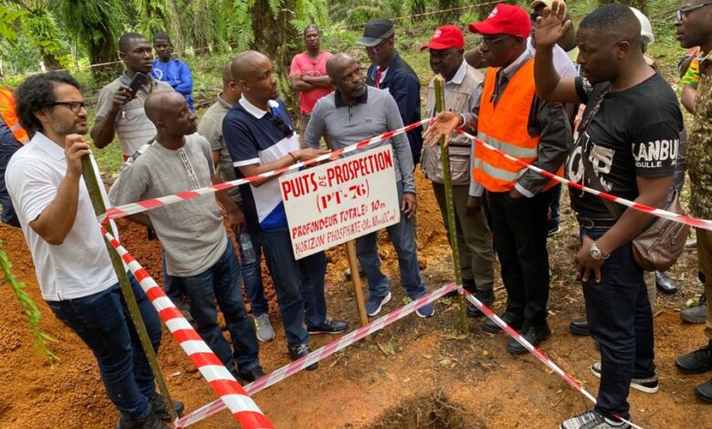 Visite de la délégation sud africaine sur le site de phosphates d'Éboinda