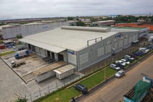 Bolloré Transport et Logistics inaugure la plus grande base logistique aérienne d’Afrique de l’Ouest