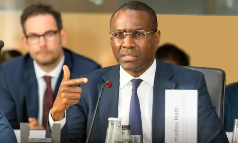 M. Amadou Hott,, envoyé spécial et ambassadeur mondial pour l’Alliance pour l’infrastructure verte en Afrique (AGIA).