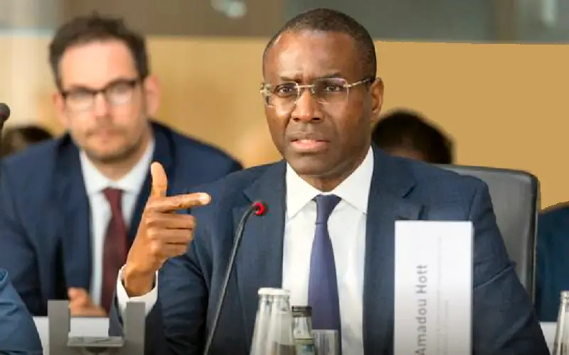 M. Amadou Hott,, envoyé spécial et ambassadeur mondial pour l’Alliance pour l’infrastructure verte en Afrique (AGIA).
