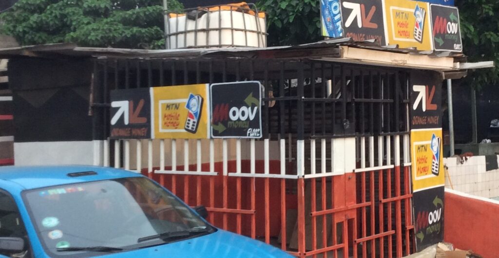 Distributeur mobile money