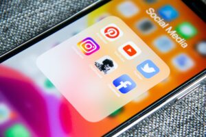 Social media (Facebook, Twitter...)