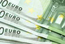 Des billets de Euros, monnaie française