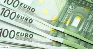 Des billets de Euros, monnaie française