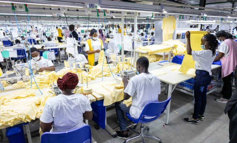 Usine de vêtements PIA au Togo