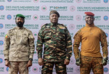 les trois chefs d'État à savoir le président du Burkina Faso, le capitaine Ibrahim Traoré, celui du Mali, Assimi Goïta et le président nigérien, le général Tchani