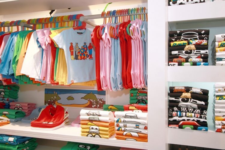 Boutique de vêtements et sous-vêtements pour bébés