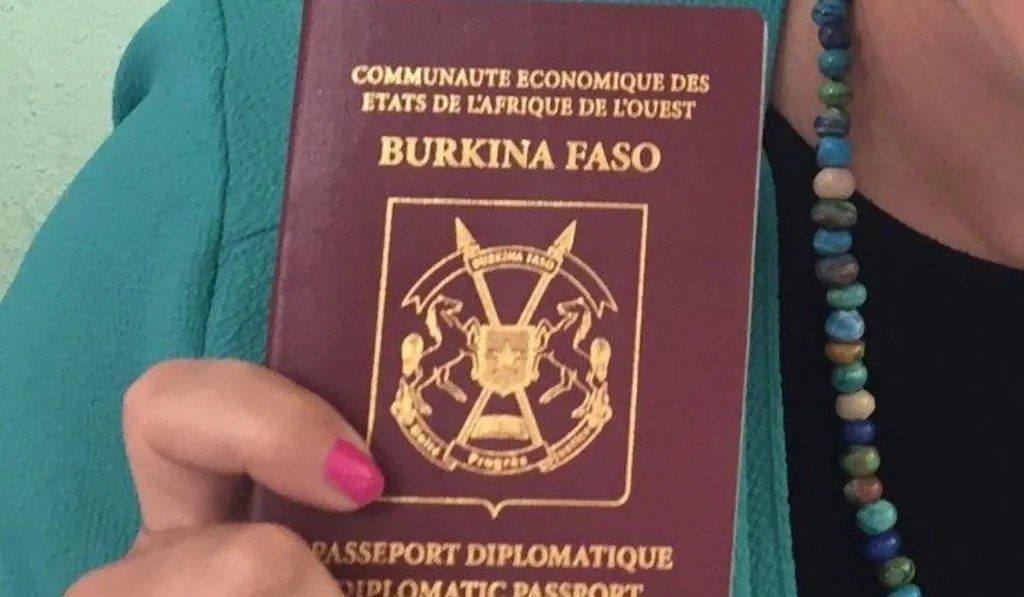 passeport burkinabé