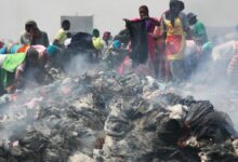 Un incendie a réduit en cendres le principal marché de vente de vêtements de seconde main (friperie) du Ghana, situé à Accra