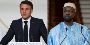 Le président français Emmanuel Macron et le Premier ministre sénégalais Ousmane Sonko