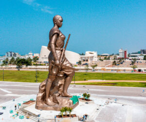 Monument Amazone à Cotonou au Bénin