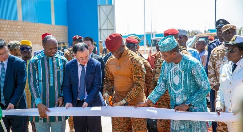 Le Burkina Faso inaugure une nouvelle cimenterie, CISINOB SA, avec une capacité de 2 000 tonnes par jour